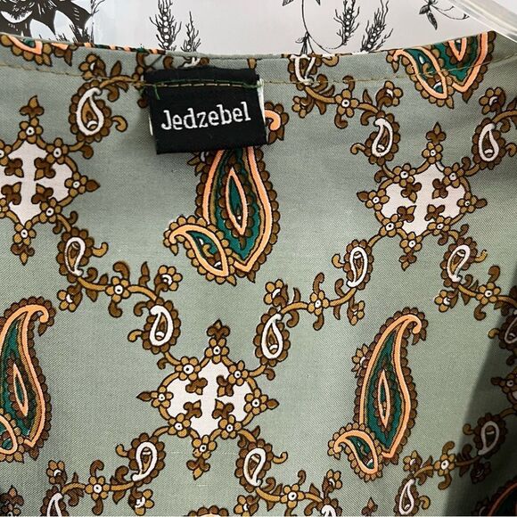 Eastern Silk Wrap Dress-Jedzebel size is -medium satin material wrap - Picture 4 of 9